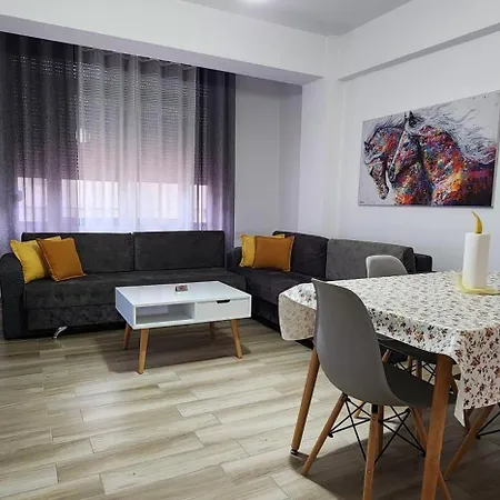 Old Town Boulevard In Center Apartment